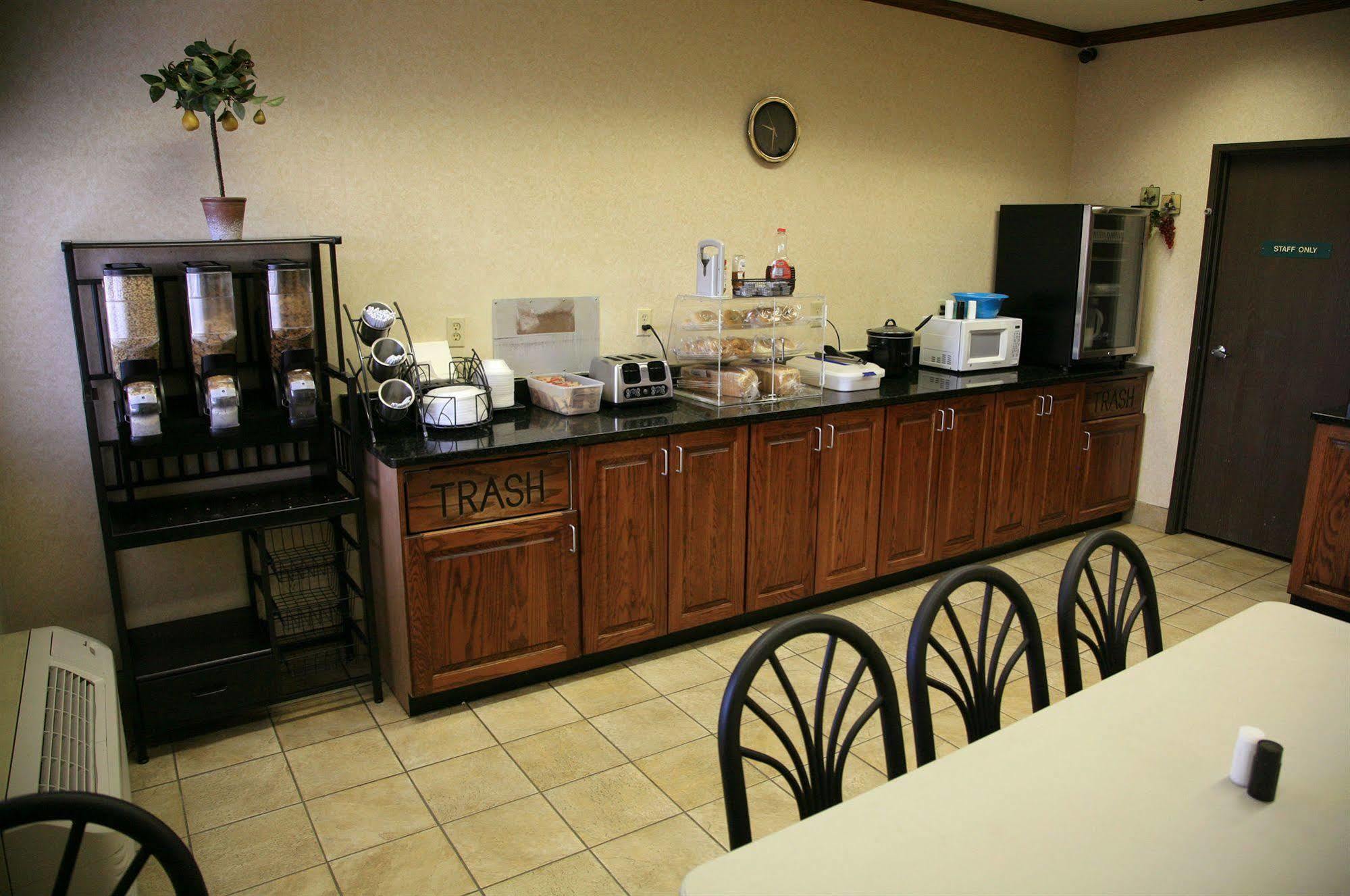 New Victorian Inn - Sioux City Restaurant photo